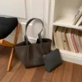 Grand sac cabas élégant pour femme avec petite pochette, sac épaule marron foncé polyvalent. - Gris