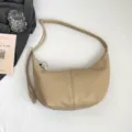 Beige Leder Halbmond Umhängetasche, stilvolle lässige Dumpling Crossbody Handtasche für Damen. - Khaki