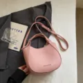 Sac Seau en Cuir PU Rose, Élégant Sac à Bandoulière et Main avec Sangle Réglable - Rose Sans Pendentif