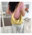 Gelbe Knödel-Schultertasche, lässige weiche Leder-Hobotasche für Damen stilvoller Alltag. - Gelb