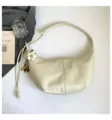 Minimalistische beige Hobo Schultertasche für Damen, schicke Umhängetasche für Alltag. - Weiß (SY2031) / Weiß Mit Anhänger