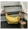 Gelbe Schultertasche für Damen, stilvolle Hobo Umhängetasche mit süßem Blumenanhänger. - Gelb (SY2031) / Gelb Mit Anhänger