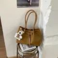 Brown woven tote bag with double handles, stylish bucket bag and cute bear pendant for women. - Brown with Pendant