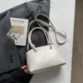 Elegante Damen Umhängetasche, minimalistische PU Leder Handtasche für den sommerlichen Weg. - Ohne Anhänger / Beige