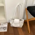 Damen weiße PU Leder lässige Schultertasche Underarm Bag minimalistische Alltagstasche. - Ohne Anhänger / Weiß
