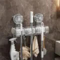 Soporte de pared para escoba con fuertes ventosas, estante de almacenamiento multifunción. - Tres filas / Blanco Transparente