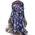 Blauwe paisley print satijnen zijden vierkante sjaal voor dames, elegante hoofddoek haaraccessoire. - 90x90cm / Marineblauw