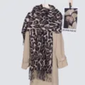 Klassieke luipaardprint kwastjes sjaal voor vrouwen, zachte warme wintersjaal met franjes. - Khaki Luipaard