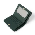 Monedero compacto de cuero genuino para mujer, tarjetero verde oscuro con cierre a presión. - Verde Oscuro