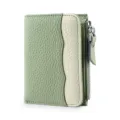 Cartera corta de mujer en cuero genuino, diseño bicolor con bolsillo con cremallera y broche. - Verde Claro