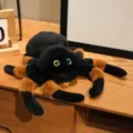 Peluche ragno nero realistico, morbida bambola di tarantola imbottita per l'educazione dei bambini. - 18*18 cm (con portachiavi) / Ragno marrone e nero