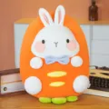 Süßes Karotten Kaninchen Plüschkissen, weiches Kuscheltier Kissen fürs Bett, tolle Deko. - Karotten Kaninchen