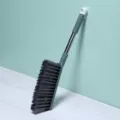 Brosse de nettoyage de lit à long manche en vert pour canapé tapis et poussière quotidienne. - Vert