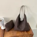 Borsa shopper in pelle intrecciata marrone da donna, borsa a spalla capiente ed elegante. - Caffè