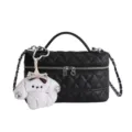 Sac vanity matelassé noir avec chaîne et charm chien en peluche, sac bandoulière chic. - Taille unique / Noir