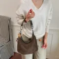 Borsa hobo in camoscio marrone rétro borsa a spalla grande capacità per lavoro quotidiano - con portachiavi / Verde