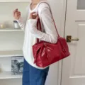 Sac à bandoulière en cuir vernis rouge, grand sac coussin rétro vintage décontracté. - Rouge