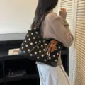 Borsa a tracolla a pois stile coreano da donna, borsa shopper grande capacità con fiocco. - con portachiavi / Nero