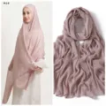 Vista dettagliata dello scialle hijab in modal stropicciato morbido con bordi arrotolati. - 14# Blu Scuro