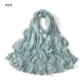 Detalle de la bufanda larga de jersey líquido suave en color menta, transpirable y elástica lisa. - 180cm / Estilo 24