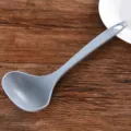 Louche a soupe en paille de ble avec long manche cuillere plastique cuisine grise - Bleu Nordique
