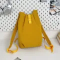 Lichtgewicht vest-rugzak, unisex casual daypack voor buitenreizen en dagelijks gebruik. - Geel