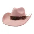 Vista detallada del sombrero de vaquero rosa de ante con banda marrón y emblema de estrella. - Talla única 57-58cm / Rosa