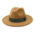 Kameel wol fedora hoed met blauwe patroon lint, platte brede rand koppel jazz hoed - 58cm / camel