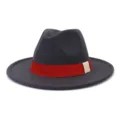 Chapeau fedora classique en laine grise avec ruban rouge et large bord plat pour un style élégant. - 58cm / Gris foncé