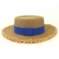 Damen Flacher Strohhut mit blauem Band und Fransenkrempe, Detailansicht Sommer Strand Outdoor. - M (56-58cm) / Saphirblau