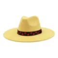 Chapeau fedora en suédine jaune avec bande à pois noirs et rouges élégant bord plat détail - 58cm / Jaune vif