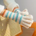 Femmes Gants Tricotés Rayés Sans Doigts Chaud Hiver Mode Confortable Longues Mitaines Douces - Taille unique / Beige