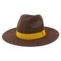 Bruine strooien fedora zonnedhoed met gele lintdetails, perfect voor strand en zomerse buitenuitjes. - Verstelbaar / koffiekleur