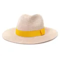 Gedetailleerd close-up uitzicht op een beige strooien fedora hoed met gele band. - Verstelbaar / Roze