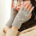 Women's winter half-finger knitted gloves, cozy wool arm warmers for typing and daily wear. - 3D Seven-Star Design - Light Gray