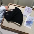 Schwarze 3D Sonnenschutz Gesichtsmaske mit niedlicher weißer Schleife, atmungsaktiv UV-Schutz. - Schwarz