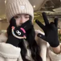 Gants en tricot noir avec yeux mignons et bonnet beige chaud pour femme d'hiver. - Noir