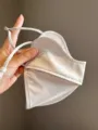 Sonnenschutz Gesichtsmaske 3D Atmungsaktiv UV Schutz mit Schleife Hellgrau Variante - Gebrochenes Weiß