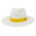 Gedetailleerd overzicht van de witte strooien fedora hoed met gele band voor strand. - Verstelbaar / crème
