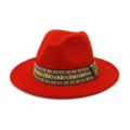 Detalle de sombrero fedora de lana roja, ala plana ancha elegante gorra jazz con cinta color. - 58cm / Naranja