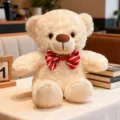 Adorable peluche d'ours en peluche avec nœud papillon rouge et blanc, jouet doux pour enfants. - Ours blanc crème - nœud papillon rayé bordeaux