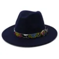 Clásico sombrero fedora de lana azul marino con cinturón de serpiente colorido y hebilla. - Azul marino