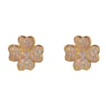 Exquisitos pendientes de trébol con circonitas brillantes, elegante diseño en tono dorado. - Dorado