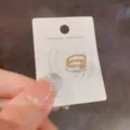 Goldene mehrschichtige Perlen Ohrklemme Clip Ohrring fuer Damen minimalistischer Schmuck. - Gold Metall Dreischicht Ear Cuff (3#)
