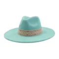 Turquoise suède fedora hoed detail, brede rand en vintage geometrisch geweven band stijl. - M (56-58cm) / Muntgroen