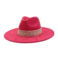 Suede fedora hoed met brede rand en tribaal patroon band, stijlvolle modehoed voor dames. - M (56-58cm) / Pruimrood