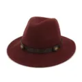 Sombrero fedora de lana burdeos con cinturón de cuero marrón y detalles de remaches. - Ajustable / Rojo Óxido