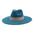 Blauwe suède fedora hoed met geweven band, stijlvolle zonnehoed met brede rand. - M (56-58cm) / Pauwdonkerblauw