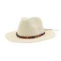 Vue detaillee chapeau de paille femme, chapeau fedora d'ete de plage avec perles colorees. - Blanc Lait