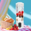 Tragbarer elektrischer Entsafter Becher, USB wiederaufladbarer Mini Smoothie Mixer für Küche. - Weiß